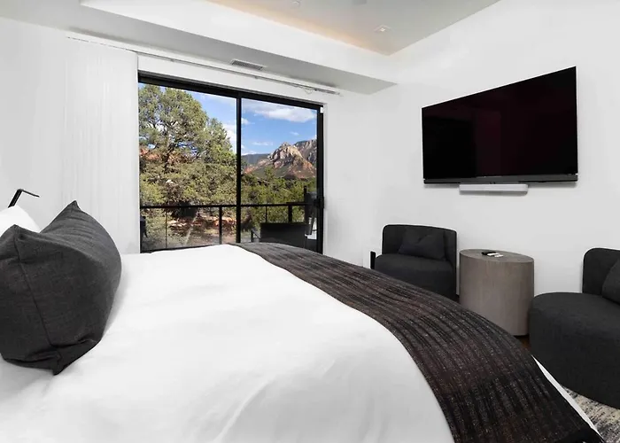 Luxurious Modern Masterpiece In Uptown Villa Sedona