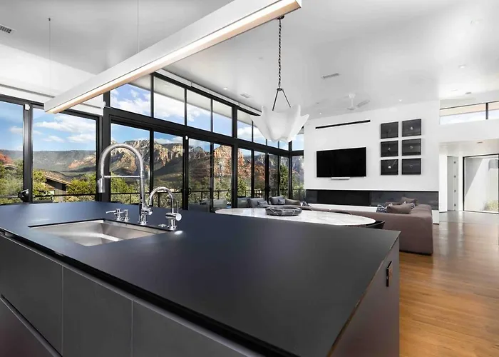 Villa Luxurious Modern Masterpiece In Uptown