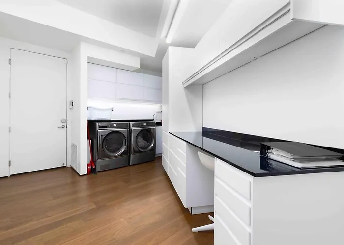 Luxurious Modern Masterpiece In Uptown