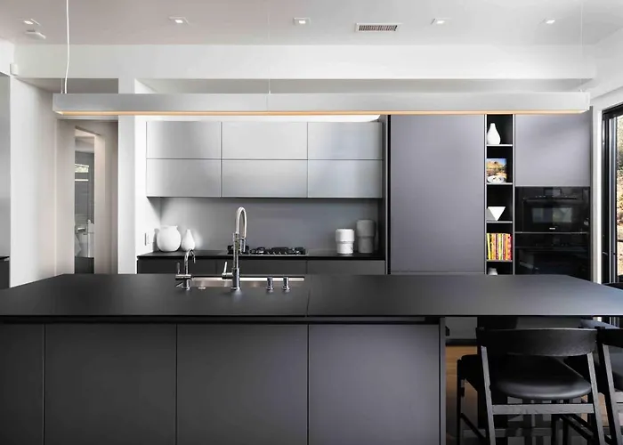Luxurious Modern Masterpiece In Uptown * Sedona