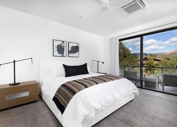 Luxurious Modern Masterpiece In Uptown Villa Sedona