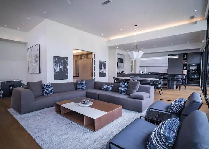 Luxurious Modern Masterpiece In Uptown