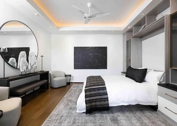Villa Luxurious Modern Masterpiece In Uptown